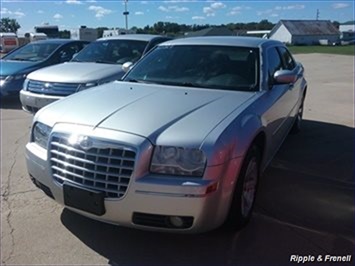 2006 Chrysler 300 Series Touring   - Photo 1 - Davenport, IA 52802