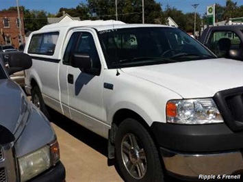 2005 Ford F-150 XL 2dr Standard Cab XL   - Photo 2 - Davenport, IA 52802