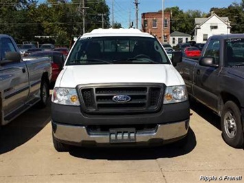 2005 Ford F-150 XL 2dr Standard Cab XL   - Photo 1 - Davenport, IA 52802