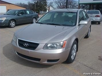 2007 Hyundai Sonata GLS   - Photo 1 - Davenport, IA 52802