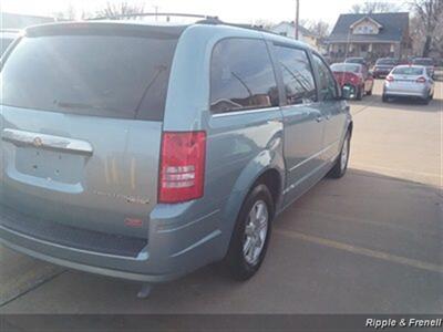 2010 Chrysler Town & Country Touring Plus   - Photo 6 - Davenport, IA 52802