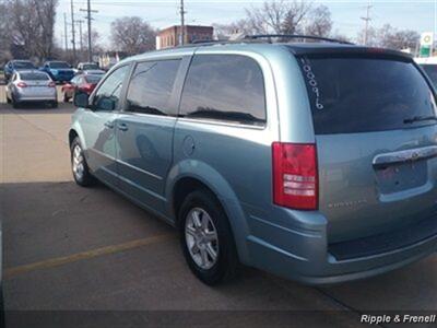 2010 Chrysler Town & Country Touring Plus   - Photo 7 - Davenport, IA 52802