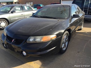 2004 Pontiac Bonneville SLE   - Photo 1 - Davenport, IA 52802