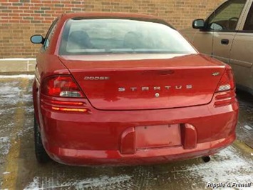 2005 Dodge Stratus SXT   - Photo 4 - Davenport, IA 52802