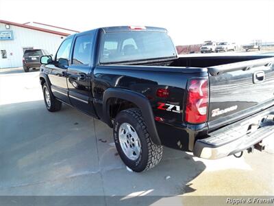 2005 Chevrolet Silverado 1500 LT 4dr Crew Cab LT   - Photo 4 - Davenport, IA 52802