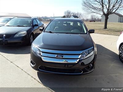 2011 Ford Fusion SEL   - Photo 1 - Davenport, IA 52802