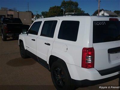 2011 Jeep Patriot Sport   - Photo 7 - Davenport, IA 52802