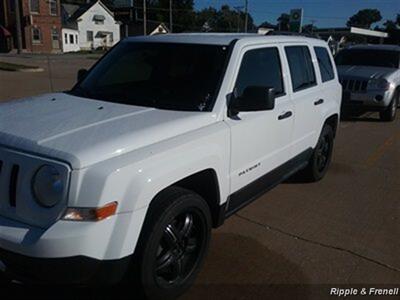 2011 Jeep Patriot Sport   - Photo 3 - Davenport, IA 52802