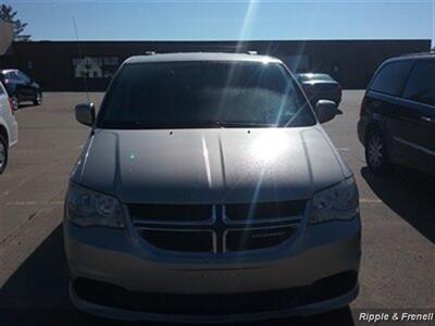 2013 Dodge Grand Caravan SXT   - Photo 1 - Davenport, IA 52802