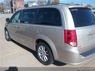 2013 Dodge Grand Caravan SXT   - Photo 7 - Davenport, IA 52802