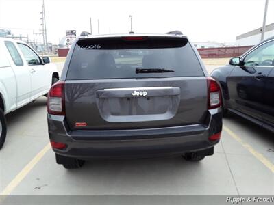 2016 Jeep Compass Sport   - Photo 9 - Davenport, IA 52802