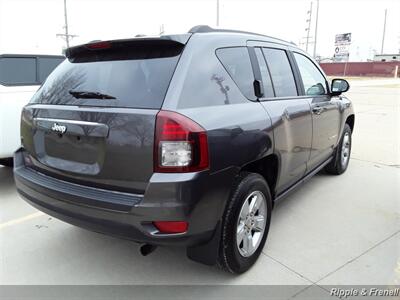 2016 Jeep Compass Sport   - Photo 10 - Davenport, IA 52802