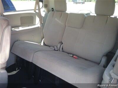 2011 Dodge Grand Caravan Mainstreet   - Photo 9 - Davenport, IA 52802