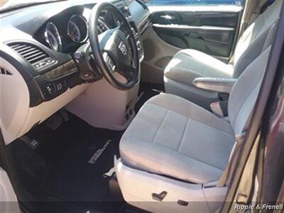 2011 Dodge Grand Caravan Mainstreet   - Photo 8 - Davenport, IA 52802