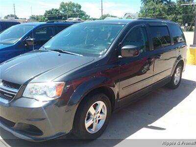 2011 Dodge Grand Caravan Mainstreet   - Photo 3 - Davenport, IA 52802