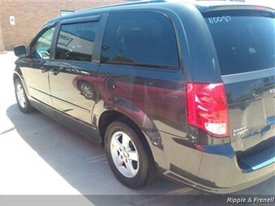 2011 Dodge Grand Caravan Mainstreet   - Photo 7 - Davenport, IA 52802