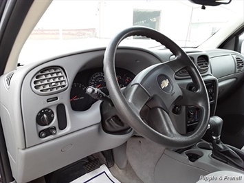 2008 Chevrolet Trailblazer LT1   - Photo 5 - Davenport, IA 52802