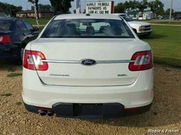 2010 Ford Taurus SEL   - Photo 5 - Davenport, IA 52802