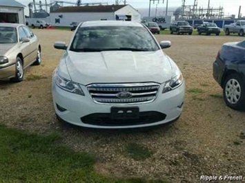 2010 Ford Taurus SEL   - Photo 1 - Davenport, IA 52802