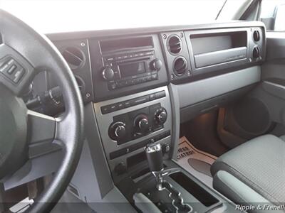 2007 Jeep Commander Sport   - Photo 6 - De Witt, IA 52742