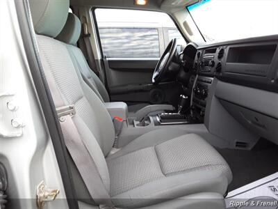 2007 Jeep Commander Sport   - Photo 13 - De Witt, IA 52742