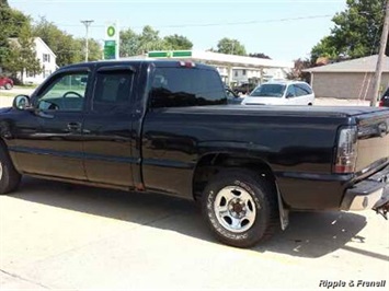 2002 Chevrolet Silverado 1500 LS   - Photo 2 - Davenport, IA 52802