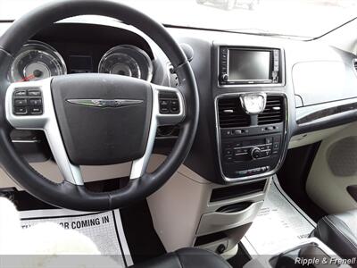 2012 Chrysler Town & Country Touring   - Photo 5 - Davenport, IA 52802