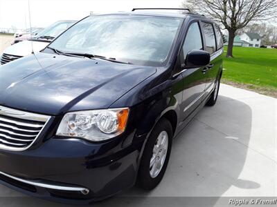 2012 Chrysler Town & Country Touring   - Photo 3 - Davenport, IA 52802