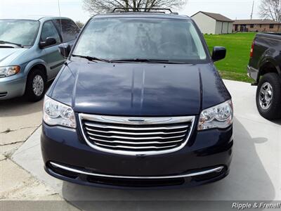 2012 Chrysler Town & Country Touring   - Photo 1 - Davenport, IA 52802