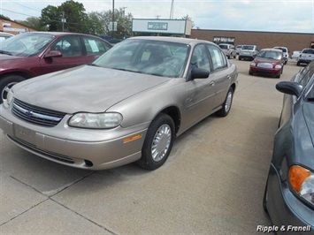 2000 Chevrolet Malibu   - Photo 2 - Davenport, IA 52802