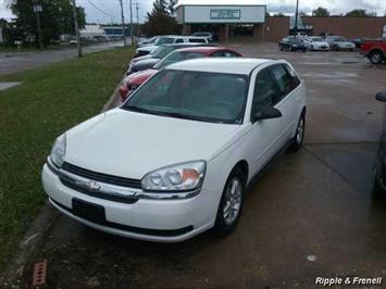 2005 Chevrolet Malibu Maxx LS   - Photo 1 - Davenport, IA 52802