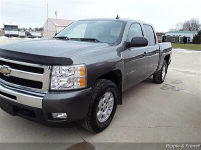 2011 Chevrolet Silverado 1500 LT   - Photo 3 - Davenport, IA 52802