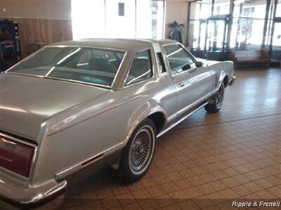 1977 Ford Thunderbird   - Photo 6 - Davenport, IA 52802