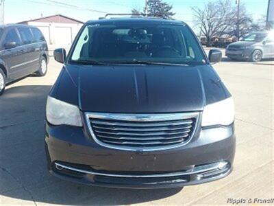 2013 Chrysler Town & Country Touring   - Photo 1 - Davenport, IA 52802