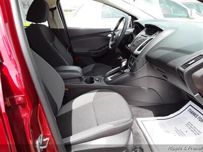 2013 Ford Focus SE   - Photo 12 - Davenport, IA 52802