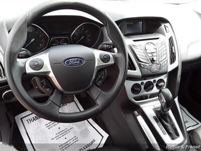 2013 Ford Focus SE   - Photo 5 - Davenport, IA 52802