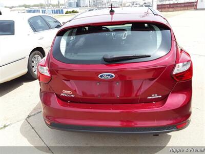 2013 Ford Focus SE   - Photo 8 - Davenport, IA 52802