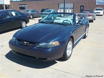 2003 Ford Mustang   - Photo 1 - Davenport, IA 52802