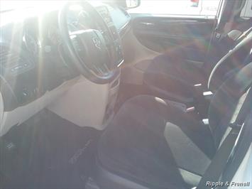 2012 Dodge Grand Caravan SE   - Photo 4 - Davenport, IA 52802