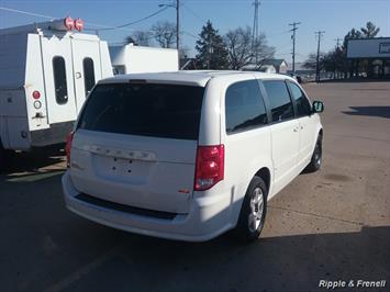 2012 Dodge Grand Caravan SE   - Photo 3 - Davenport, IA 52802