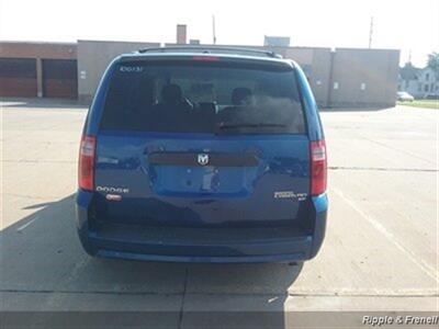 2010 Dodge Grand Caravan Hero   - Photo 5 - Davenport, IA 52802