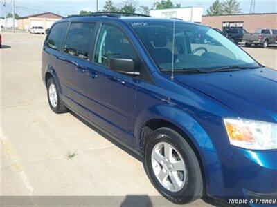 2010 Dodge Grand Caravan Hero   - Photo 4 - Davenport, IA 52802