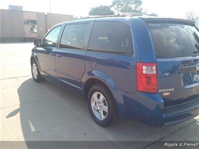 2010 Dodge Grand Caravan Hero   - Photo 7 - Davenport, IA 52802