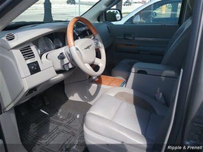 2008 Chrysler Aspen Limited   - Photo 8 - Davenport, IA 52802