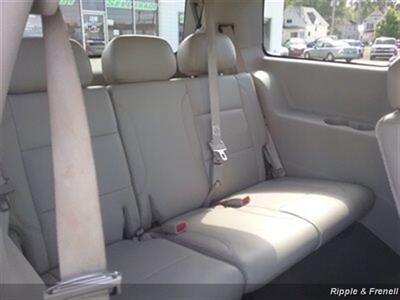 2008 Chrysler Aspen Limited   - Photo 13 - Davenport, IA 52802