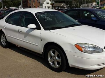 2001 Ford Taurus SES   - Photo 2 - Davenport, IA 52802