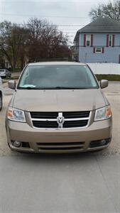 2008 Dodge Grand Caravan SXT   - Photo 1 - Davenport, IA 52802