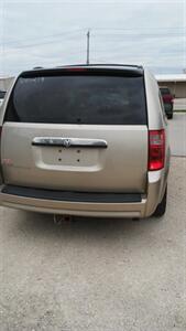 2008 Dodge Grand Caravan SXT   - Photo 6 - Davenport, IA 52802