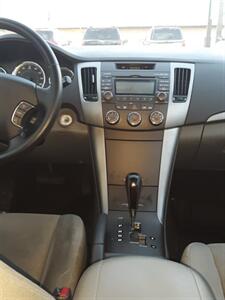 2009 Hyundai Sonata GLS V6 - Photo 10 - Davenport, IA 52802