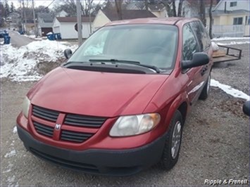 2005 Dodge Caravan SE   - Photo 1 - Davenport, IA 52802